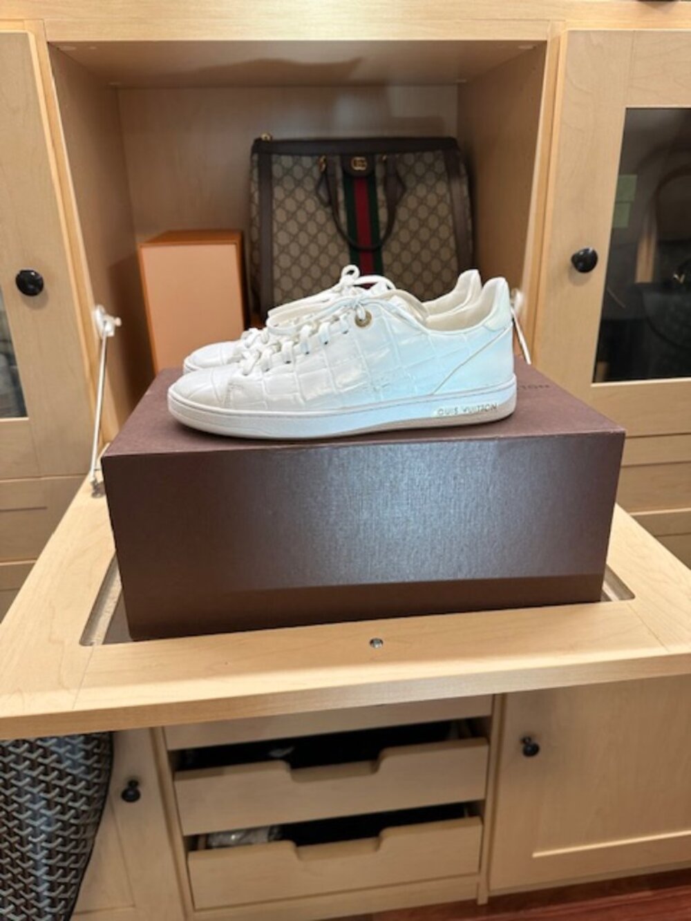 Louis Vuitton Embossed White Size 37 Leather Sneakers - Picture 4 of 9